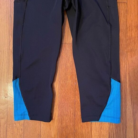 UNDER ARMOUR | black blue cropped leggings S - Picture 2 of 7